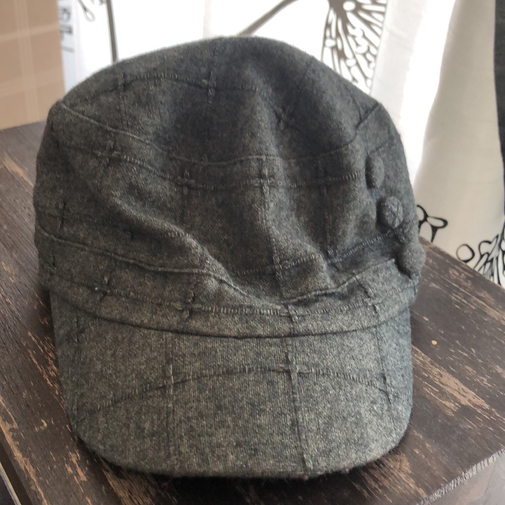 Wool hat - Picture 2 of 6